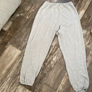 Grey stretchy sweatpants